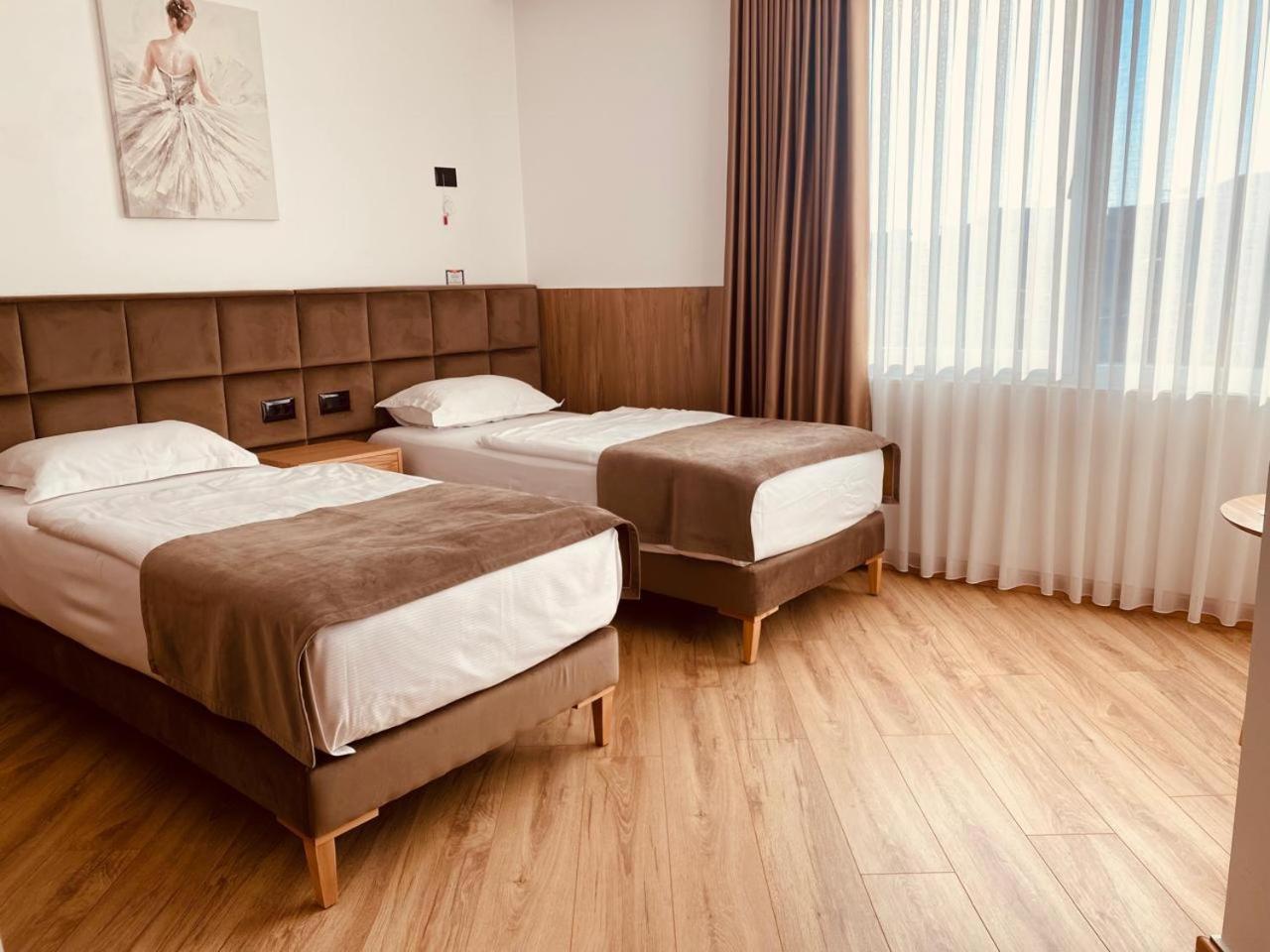 Sibb Hotel Tirana Exterior photo